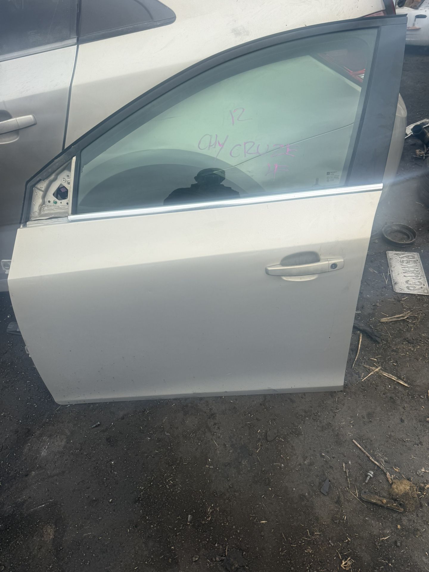 2012 Chevy CRuze left front door $150