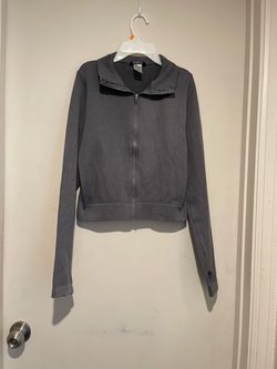 New women’s sweater size S/M
