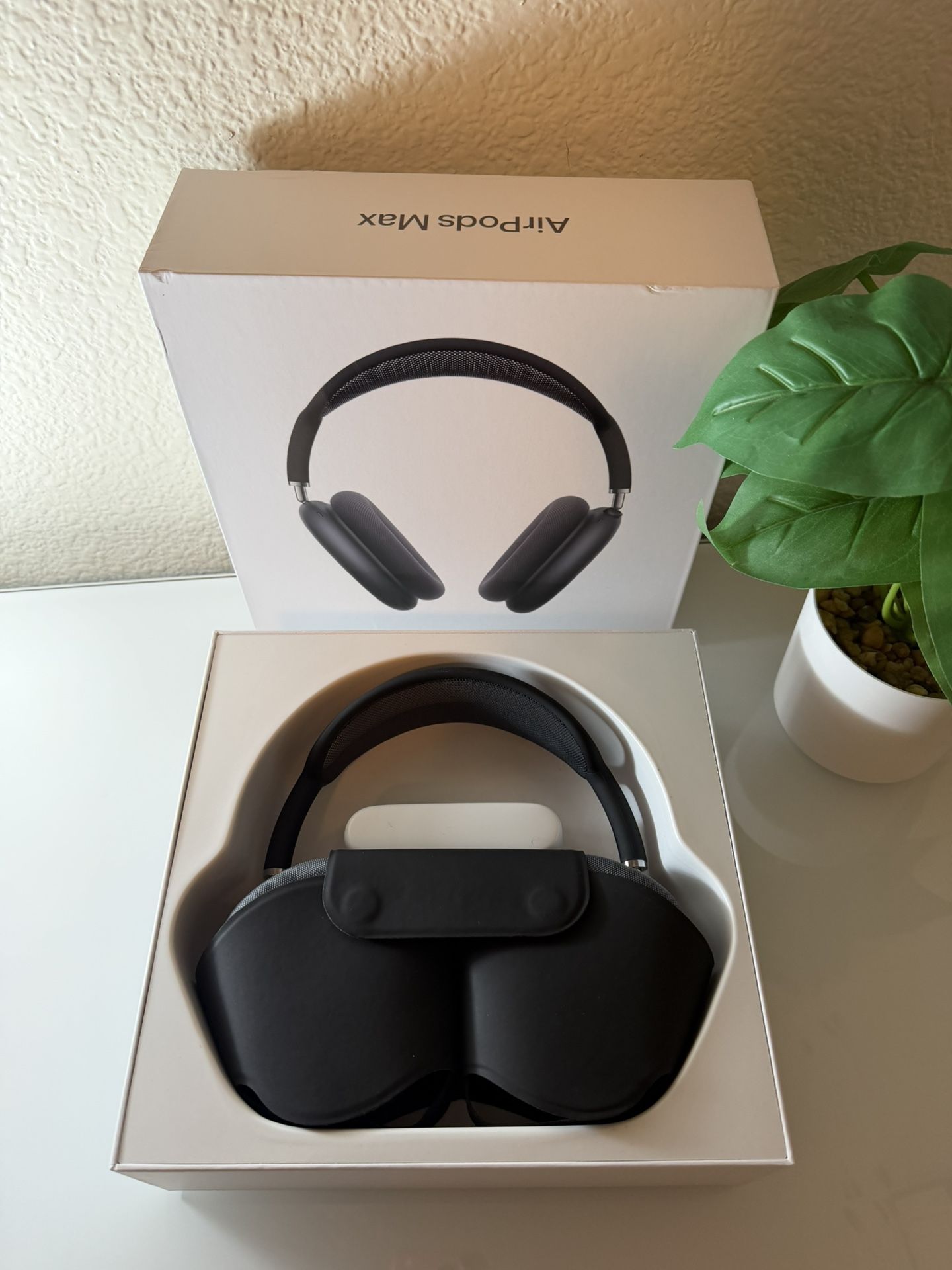 Brand new AirPod Max - Midnight