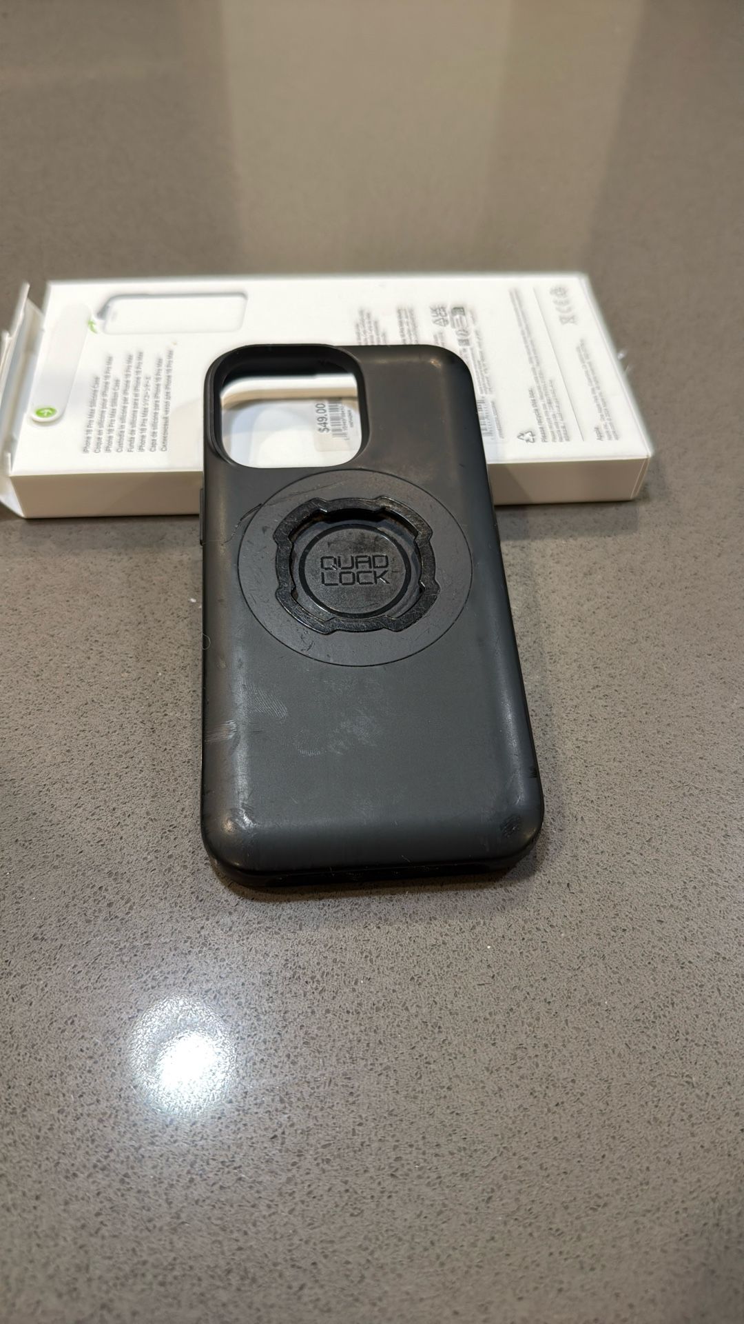 iPhone 13Pro Quad lock