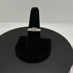 BRAND NEW 14KW .73CTW Engagement Ring 