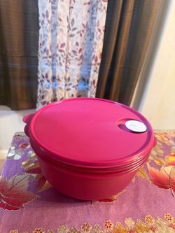 Tupperware Microwave Bowl with Lid