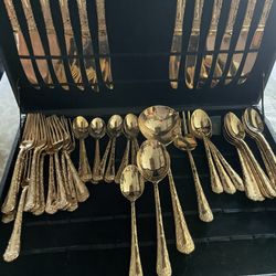 Wm Rogers & Son 51 Piece Flatware 