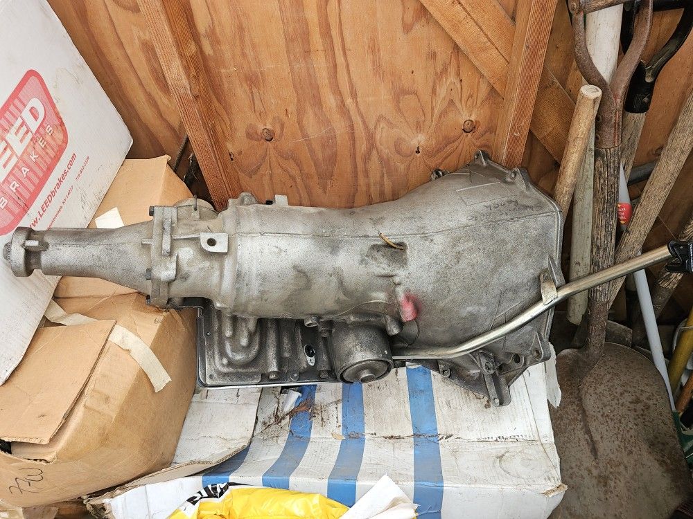 700R4 Transmission for Sale in Clovis, CA - OfferUp