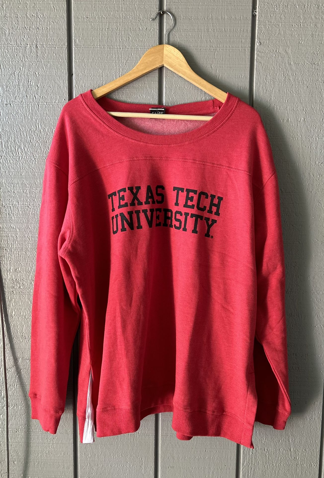 Texas Tech Sweatshirt Adult Red  XLG Red  Raiders Casual Pullover Sweater NWT