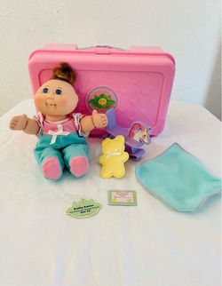 Vintage Cabbage Patch Kids Love 'N Go Baby & Nursery Playset Doll