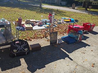 Daily yard sale  5$ per item
