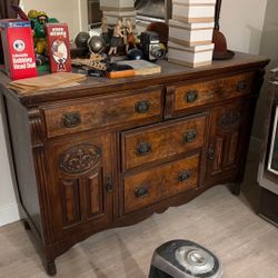 Antique Furniture 