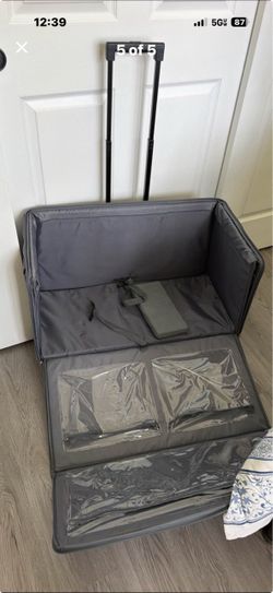 Sewing machine case/luggage. Fits Brother Embroidery machine