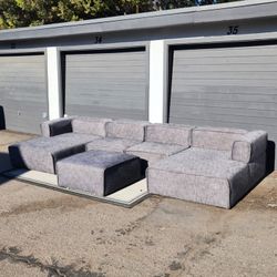 Article Quadra Sectional Couch