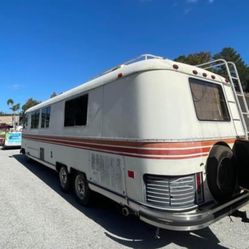 1778 Recon Motorhome  Or Trade