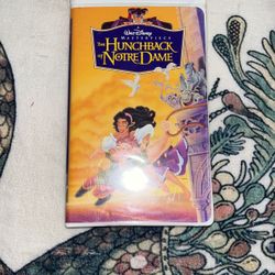 The Hunchback Of Notredame Vhs “ Very Rare Inside Coupons  Still In Stock”
