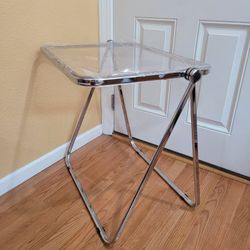 Acrylic Folding Table. NEW. Size 25×20×27