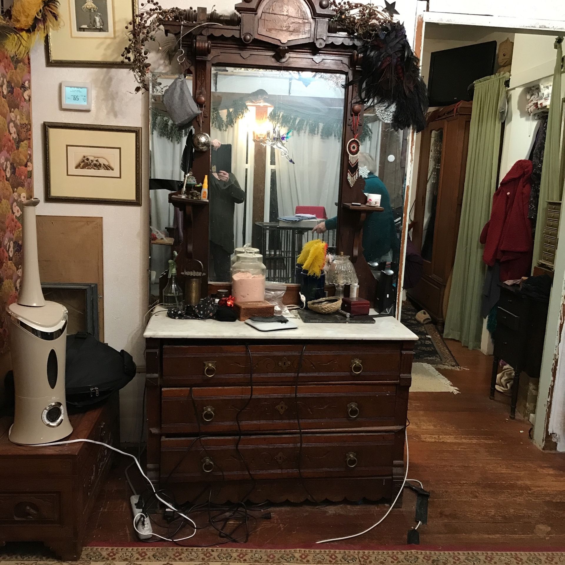 Marble Top Dresser With Mirror.