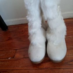 Piper Girls  Size 4 Winter Boots White With Studded Bands