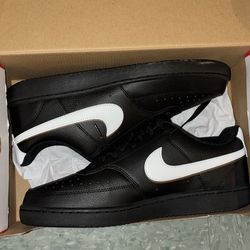 Qs Nike Air Forces Black And White