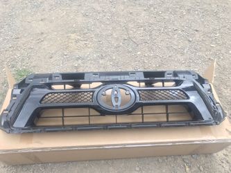 Toyota Tacoma 2012-2015 grill