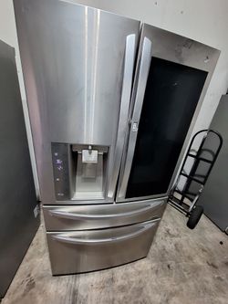 LG 4-Door Smart InstaView Door-in-Door Refrigerator with Craft Ice