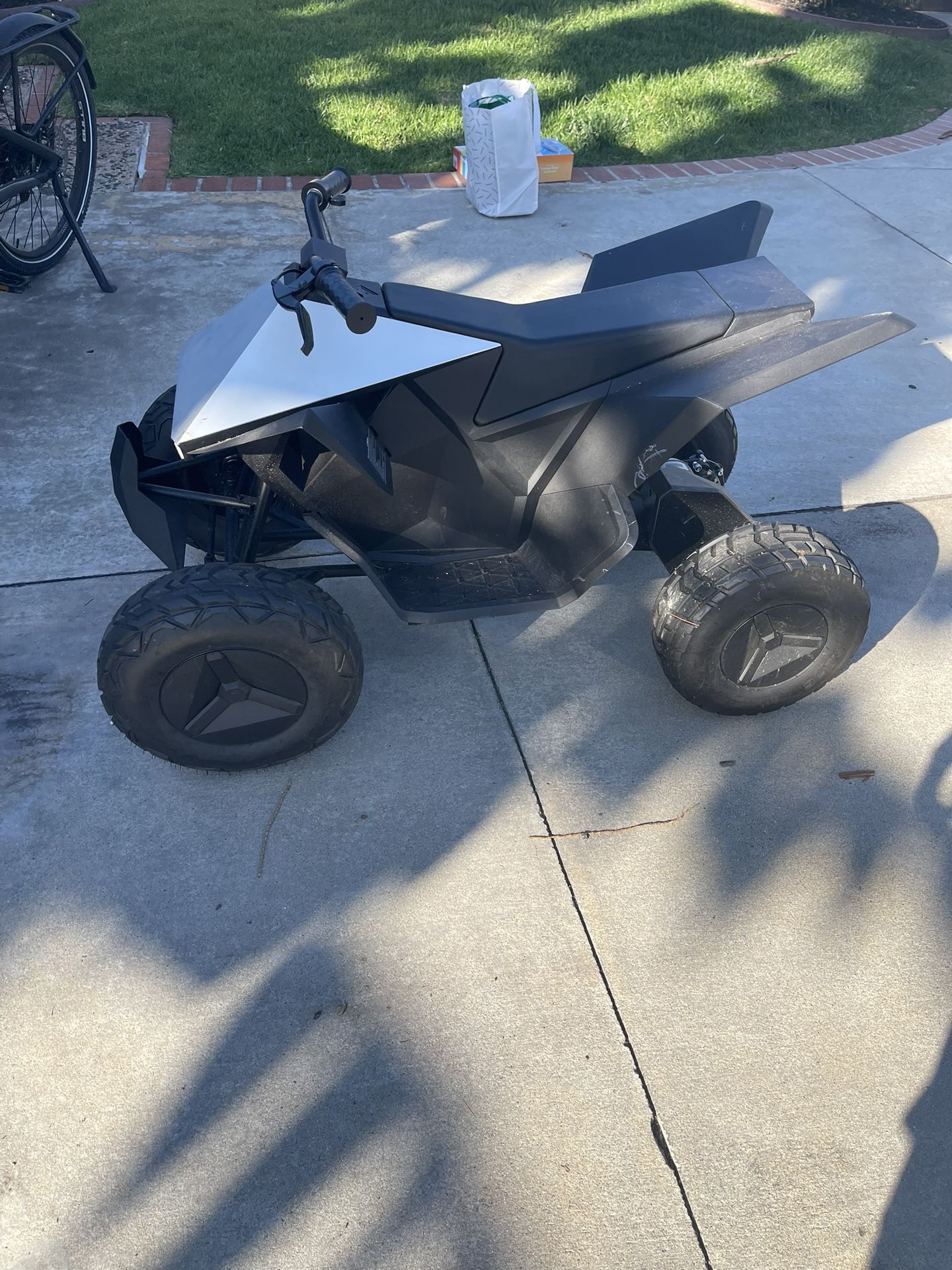 Tesla Cyberquad 