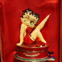 Betty Boop Jewelry Or Pill Storage Decoration 