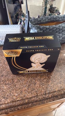 Pokemon Opened mega evolution etb
