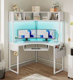 White corner desk