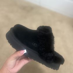 UGG Women’s Disquette Slipper, Black 9W