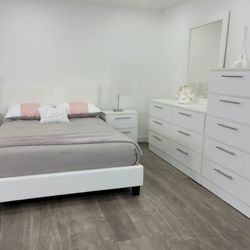 White Bedroom Set  / Juego De Dormitorio Blanco 