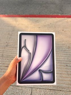 Apple iPad Air in Box Purple
