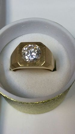 14kt.Gold 'cz... Diamond ring