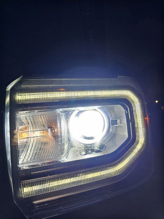 2016-2018 GMC Sierra Headlight Bulbs