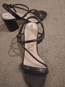 Black kitten heels