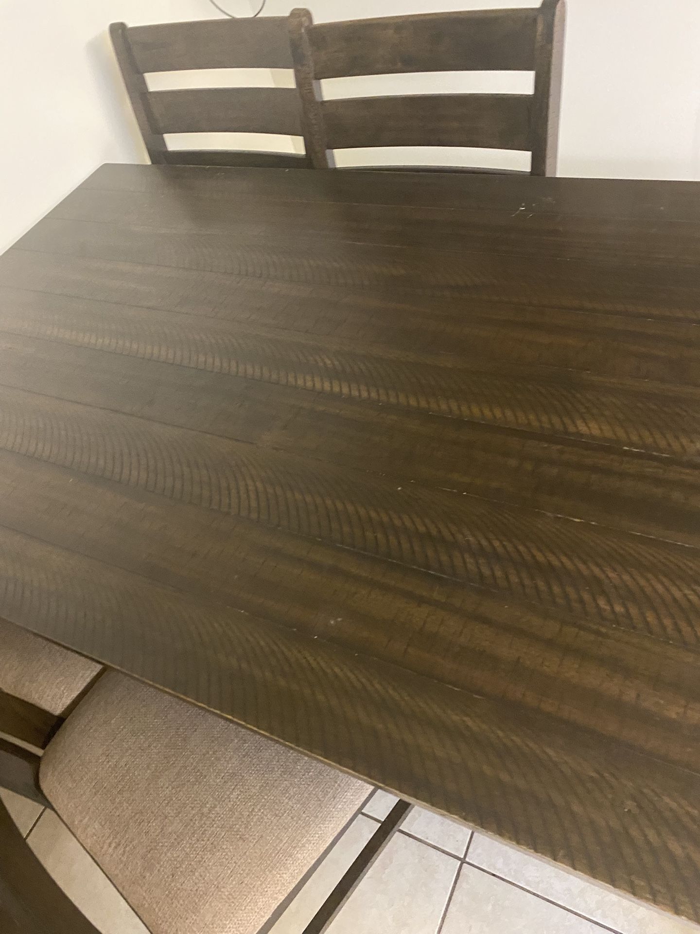 Good Table With 6 Chairs
