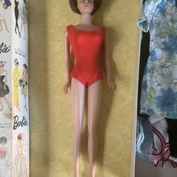 1962 Stock No 850 Bubble Cut Barbie & Outfits 