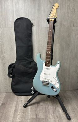Squier Bullet Stratocaster HT Electric Guitar Sonic Gray (A1D033009)