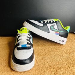 NIKE Air Force 1 LV8 Sneakers GS 7Y  White Black Blue Volt Graffiti