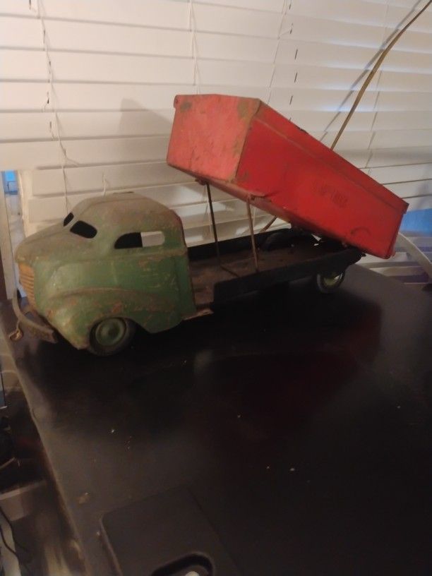 1(contact info removed)s Pressed Steel Toy Dup Truck