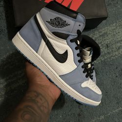 Air Jordan 1 High University Blue 