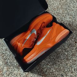 Kobe 6 Total Orange , Size 11 (NEGOTIABLE)