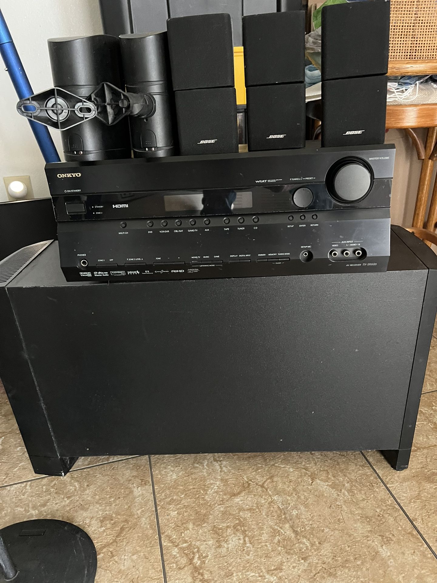 Bose Acoustimass 15 Home Theater With Onkyo Tx-sr606 HDMI All Wires Remote Control 2 Stand Excellent Condition