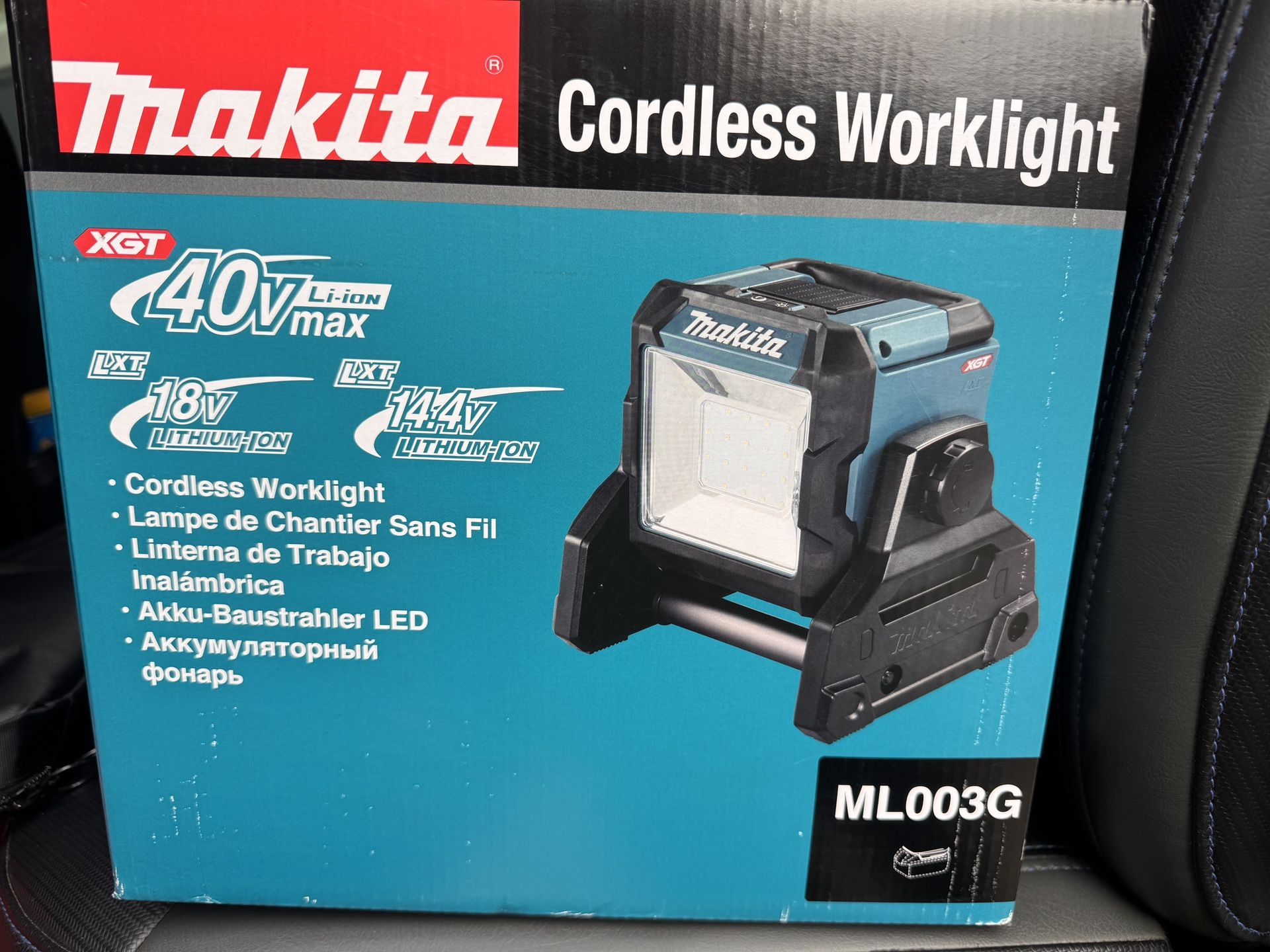 Makita 40V max XGT , 18v & 14.4 LXT Cordless L.E.D. Work Light, Light Only New