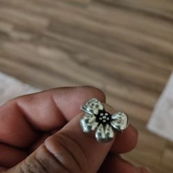 James Avery Retired April Flower Ring 