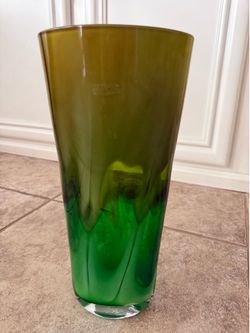 Evolution by Waterford “Peridot Whisper” 13” Glass Vase