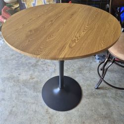 Round Bar Table 