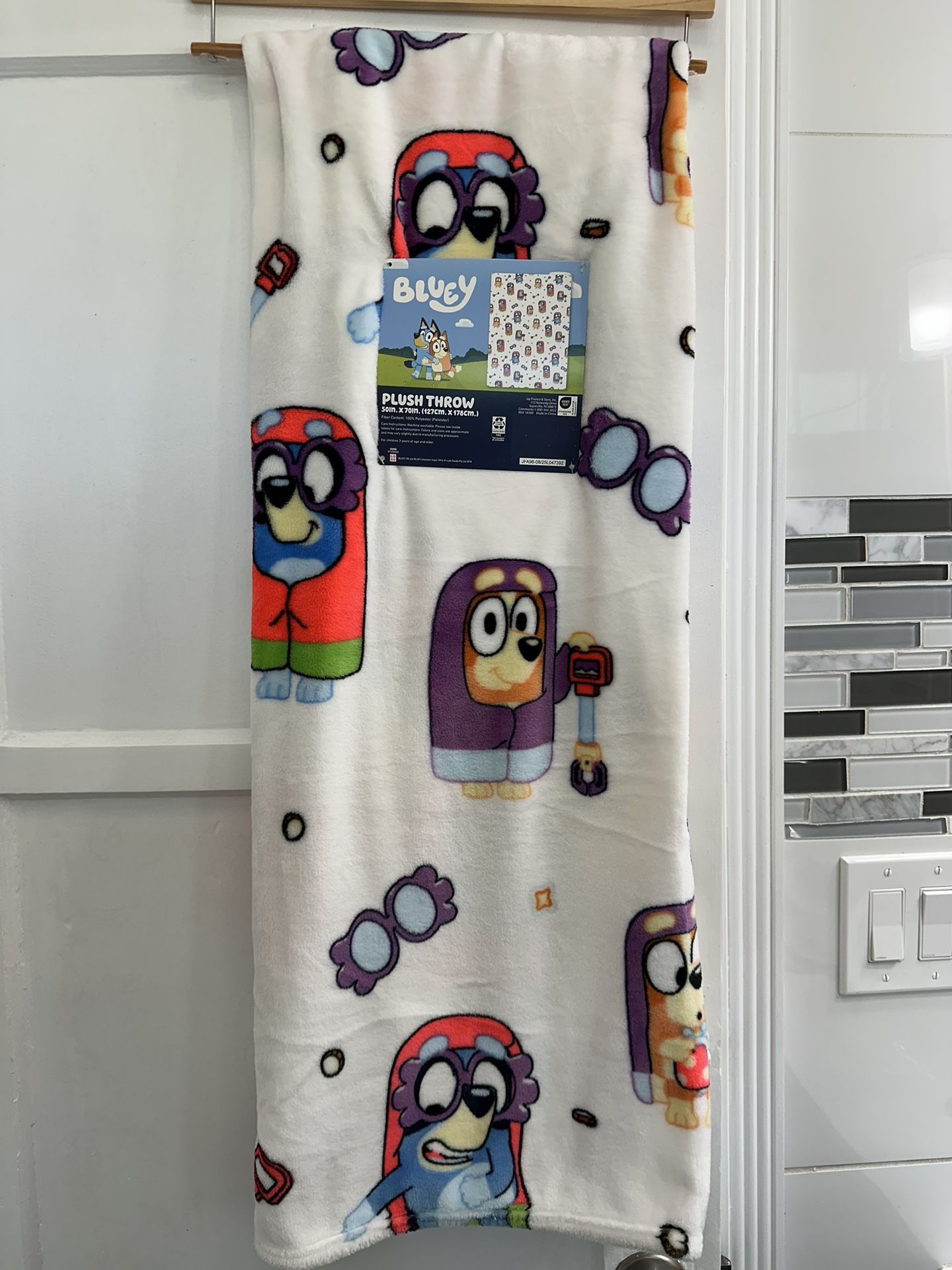 Beautiful Blankets Different Characters $35 EACH Or 2 For $50 Form Price. Pick Up In Van Nuys