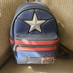 Mochila Azul Capitan América Loungefly 
