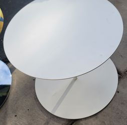 Cappellini Gong Side Table by Giulio Cappellini – White Italian Designer Table