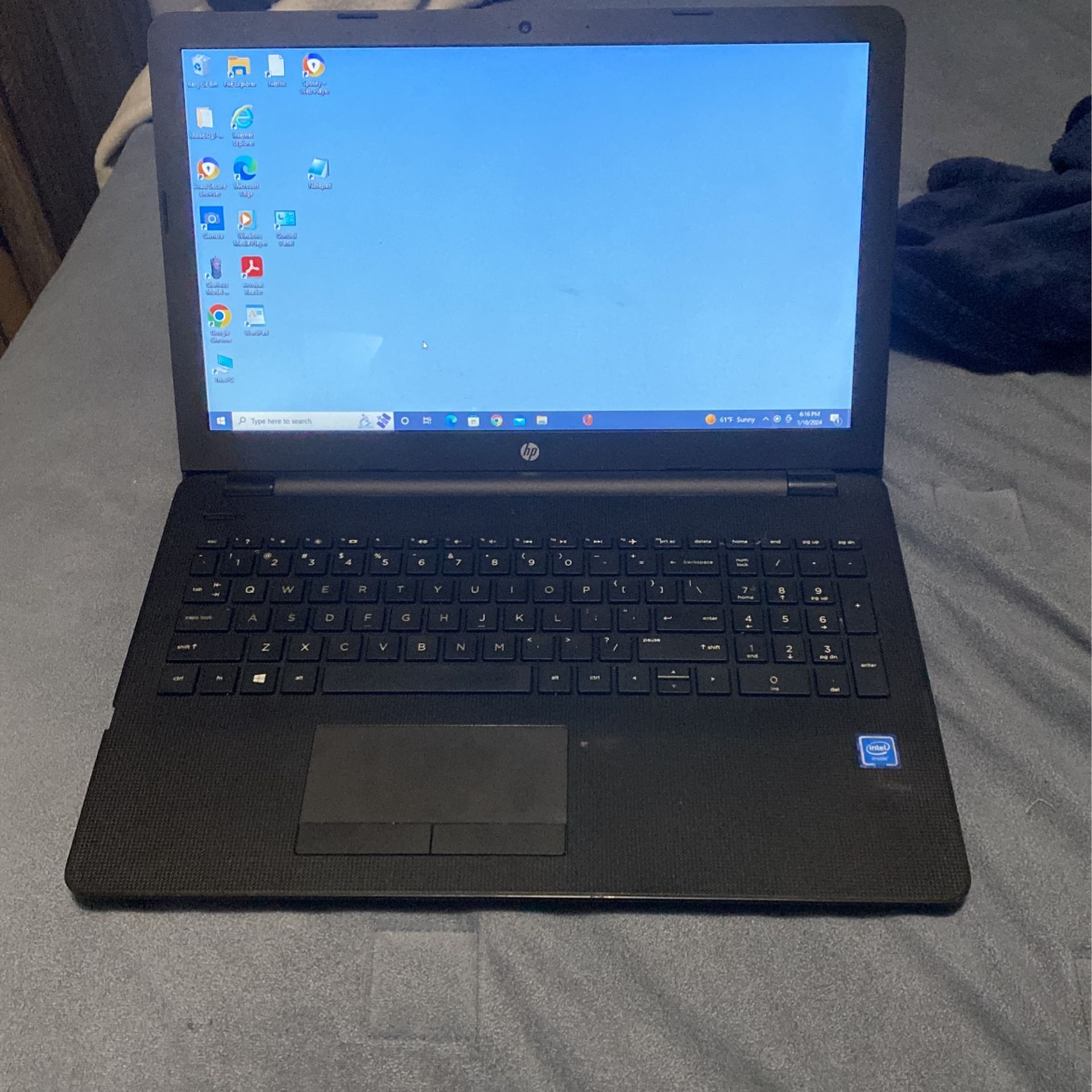 HP-15-BA009DX AMD A6 4gb ram 500GB HDD windows 10