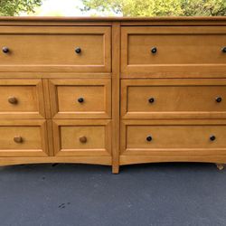Solid Wood Twin Bedroom Set (Sleigh Bed and Dresser)
