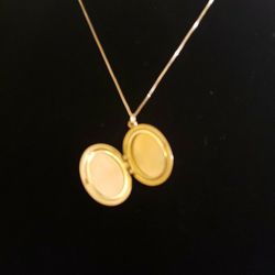 14k Yellow Gold Victorian Locket 